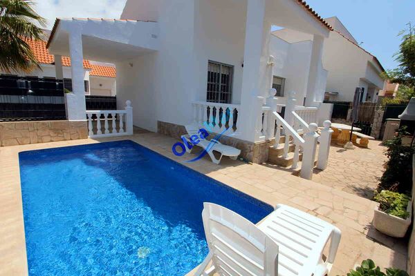 Ideal für den Spanienurlaub mit Hund. Gernießen Sie Ihren Uraub in einem hübschen Ferienhaus vermittelt durch RIOMAR.NE
