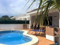 Ideal für den Spanienurlaub mit Hund und Familienurlaub an der Costa Dorada. Gernießen Sie Ihren Uraub in einem hübschen Ferienhaus vermittelt durch RIOMAR.NET