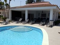 Spanienurlaub auch mit Hund, das ist in Riomar im Ebro-Delta direkt am Meer möglich. Luxuriöses Ferienhaus für bis zu 10 Personen.