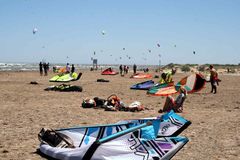 Kite surfing am Wassersportstrand von Riomar | © RIOMAR.NET