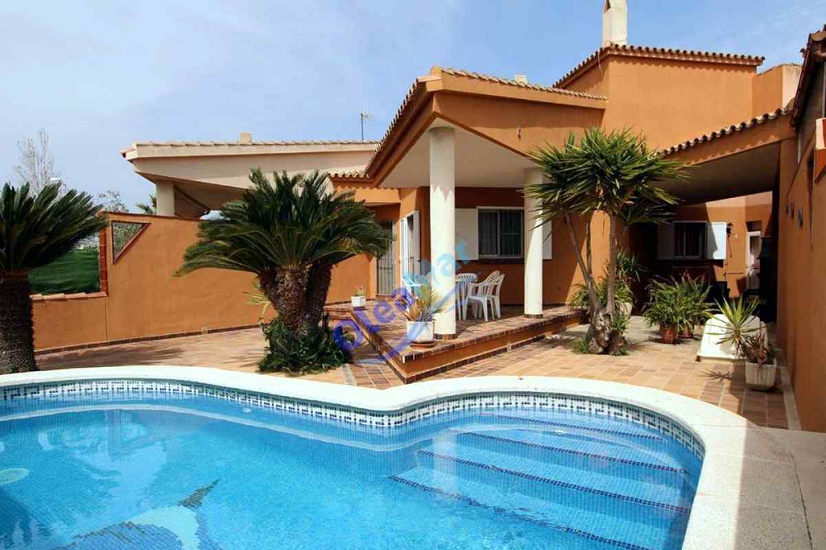 Katalonienurlaub direkt am Meer in Riumar im Ebrodelta. Hunde willkommen, familienfreundliche Ferienhäuser von RIOMAR.NET